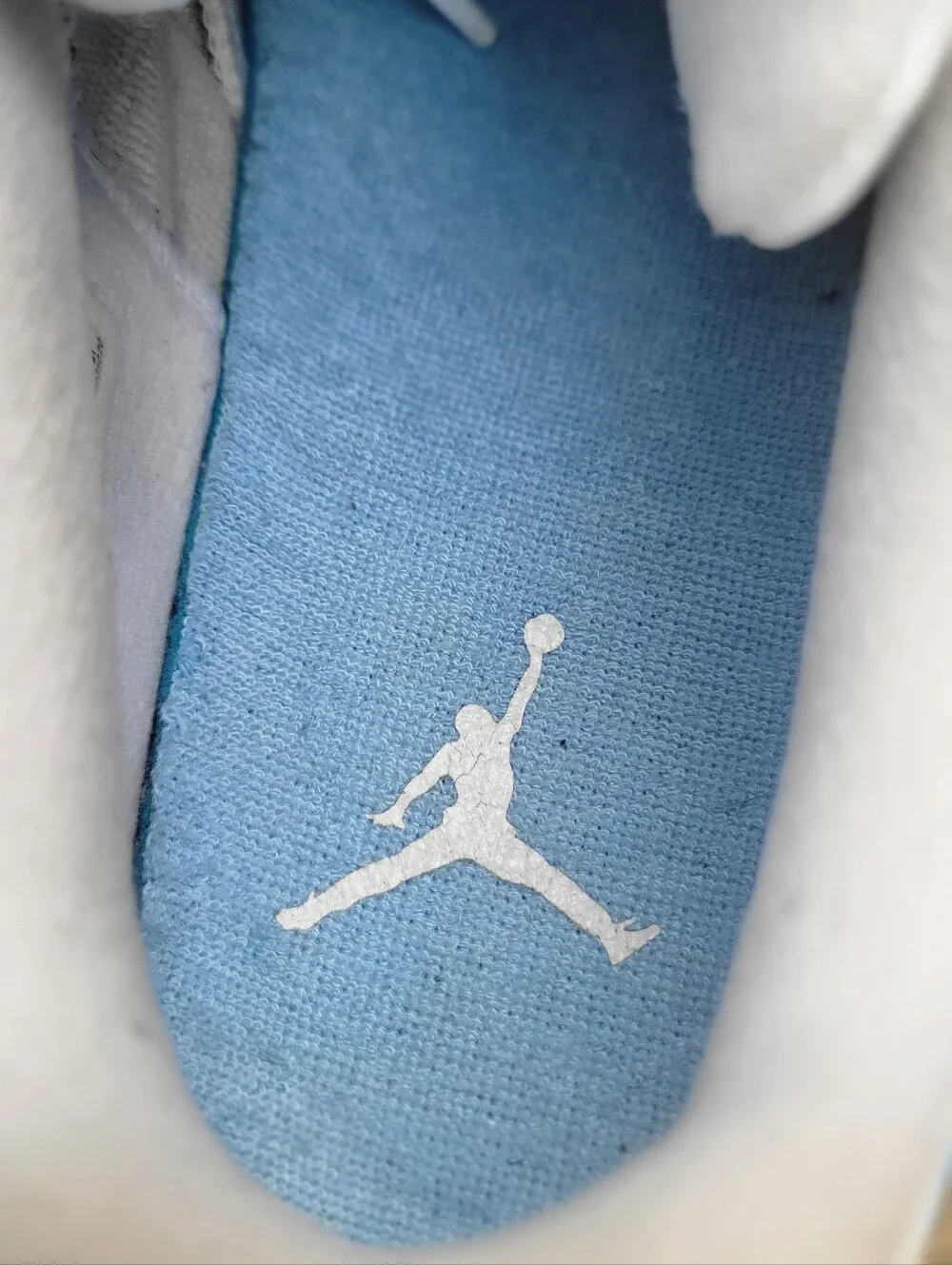 Jordan 11 Retro Low 'University Blue' (UNC)